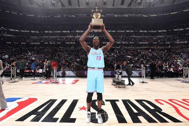 塔图姆31+8利拉德32分 凯尔特人险胜雄鹿7连胜