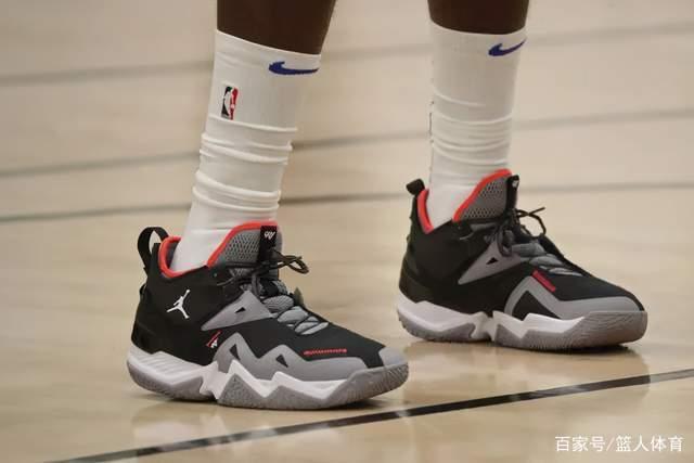 约基奇23+17+15掘金大胜老鹰 国王逆转胜76人